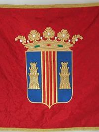 Balconera bordada con escudo de Magallón