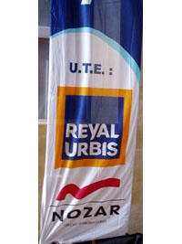 Bandera vertical Reyal Urbis