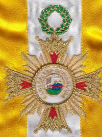 Detalle de corbata de la Orden de Isabel la Católica