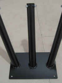 Base para balcón para tres astas pintada en negro brillo