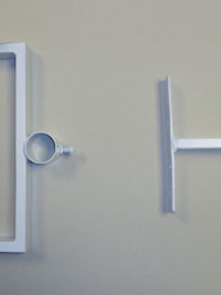 Base para barandilla de balcón pintado en blanco