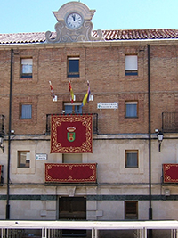 Repostero municipal y balconera de Ólvega